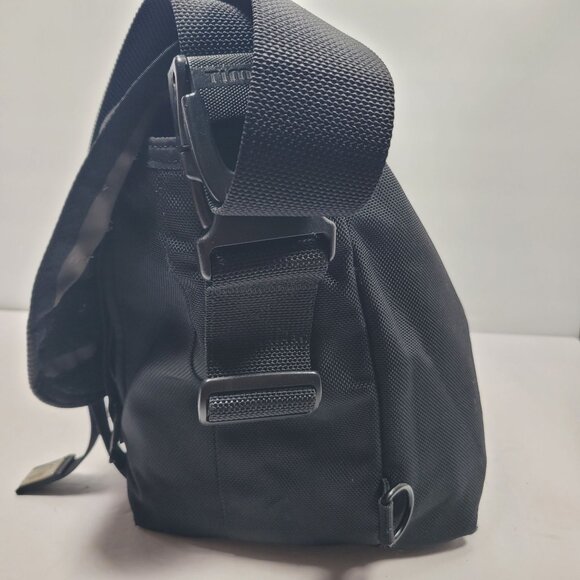 Timbuk2 Classic Black Messenger Bag With Adjustable Strap - Picture 4 of 12